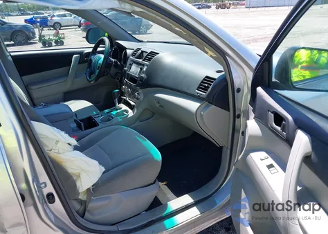 2013 Toyota Highlander Base Plus V6 из США, поврежденный, VIN 5TDZK3EH3DS098705